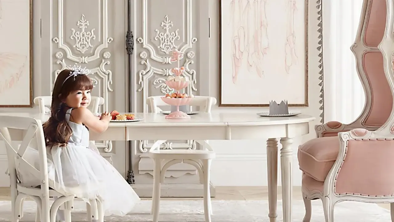 ژست عکس کودک در آتلیه