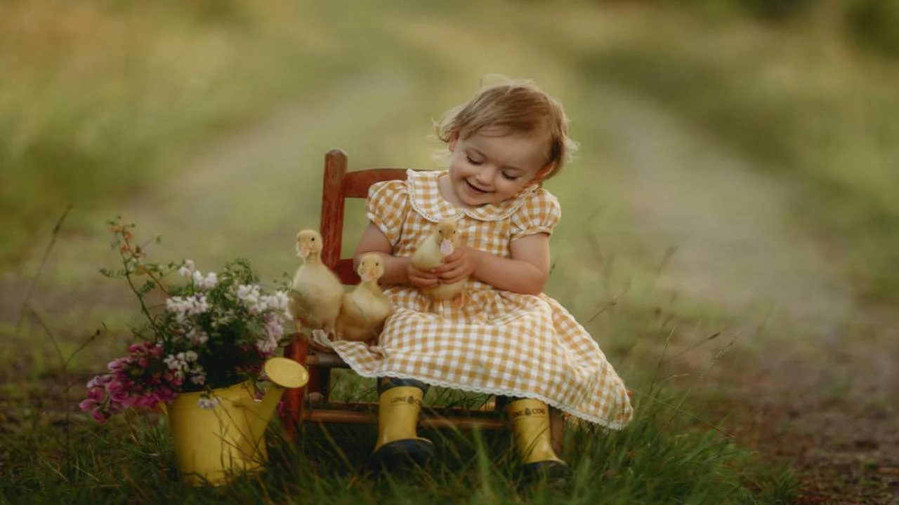 ایده‌ خلاقانه برای عکاسی از کودک در فضای باز